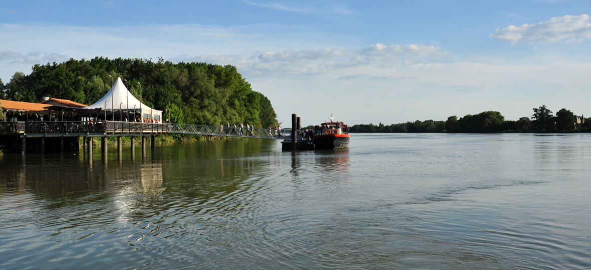 coffret cadeau restaurant la maison du fleuve en bateau